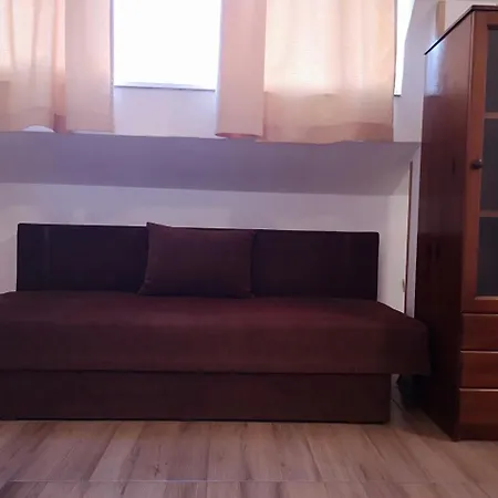 招待所 Ropotamo 2*